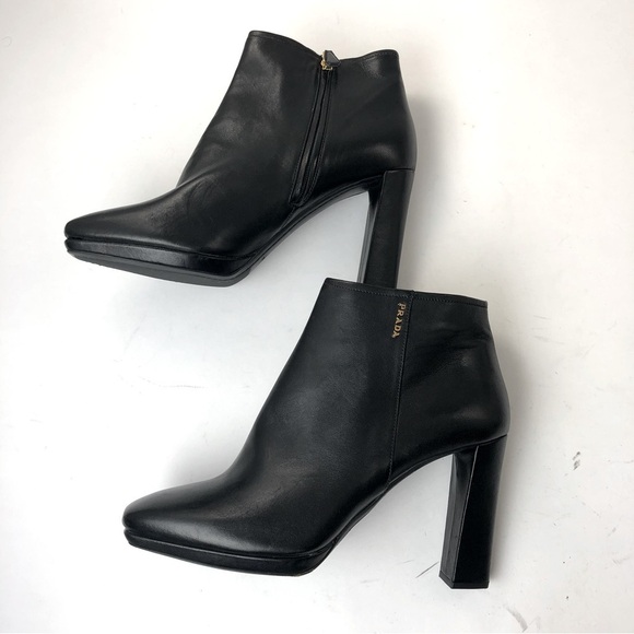 PRADA Black Leather Ankle Boots, Like New, Soft Leather Block Heel BEAUTIFUL! - Picture 1 of 15